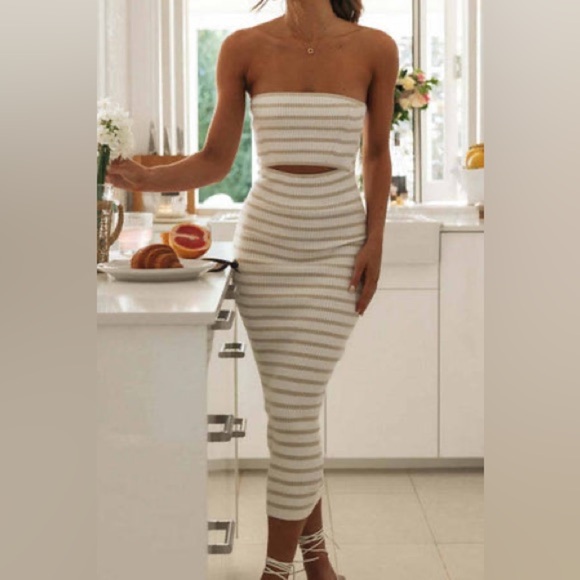 Chic Knit Strapless maxi dress with keyhole | striped white + tan | Small | NWT - Picture 7 of 8